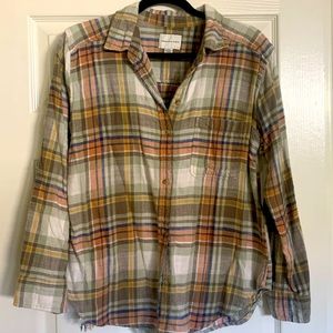 American Eagle SOFT Distressed Flannel Size Small